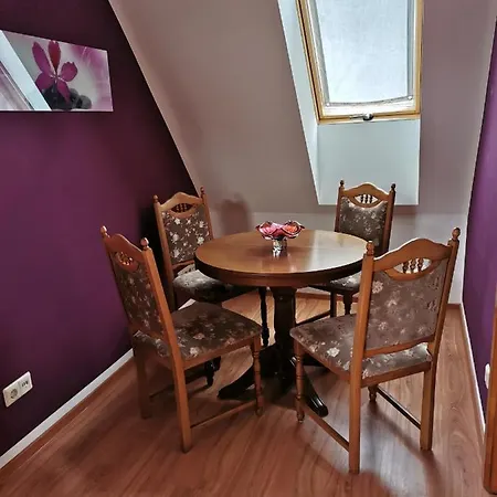 Monteur- Und Im Obergeschoss Und Dachgeschoss - Familie Weber * Bockendorf