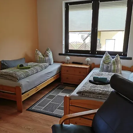 Monteur- Und In Hainichen - Obergeschoss Oder Dachgeschoss - Familie Weber Lägenhet