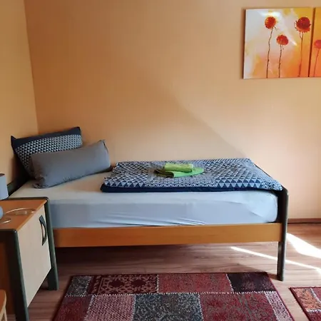 Monteur- Und Im Obergeschoss Und Dachgeschoss - Familie Weber