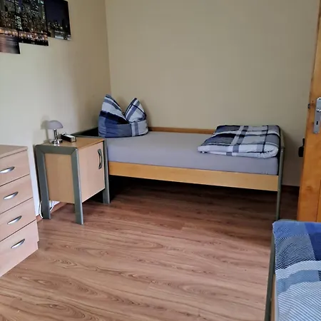 Monteur- Und In Hainichen - Obergeschoss Oder Dachgeschoss - Familie Weber