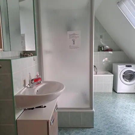 Apartment Monteur- Und Im Obergeschoss Und Dachgeschoss - Familie Weber *