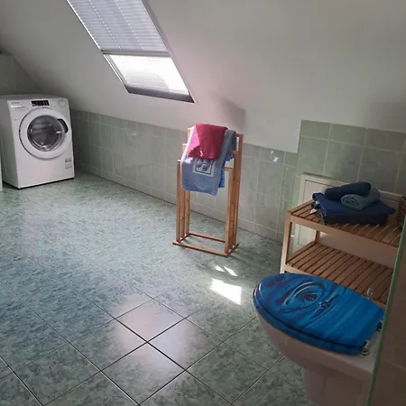 Monteur- Und In Hainichen - Obergeschoss Oder Dachgeschoss - Familie Weber * Bockendorf