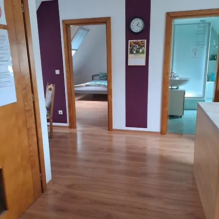 Monteur- Und Im Obergeschoss Und Dachgeschoss - Familie Weber Apartment *