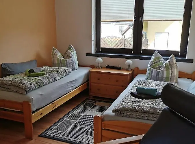 Monteur- Und In Hainichen - Obergeschoss Oder Dachgeschoss - Familie Weber Apartmán