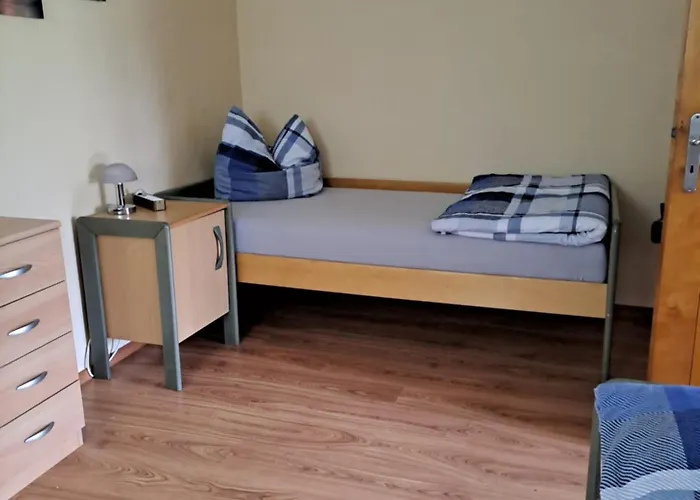 Monteur- Und In Hainichen - Obergeschoss Oder Dachgeschoss - Familie Weber