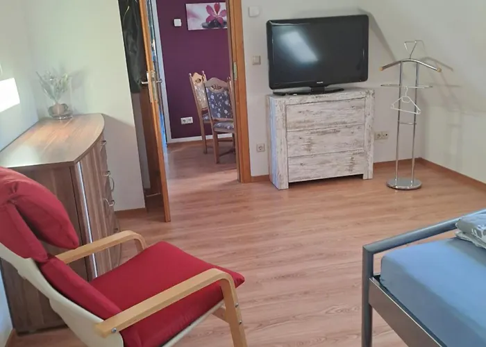 Monteur- Und In Hainichen - Obergeschoss Oder Dachgeschoss - Familie Weber *